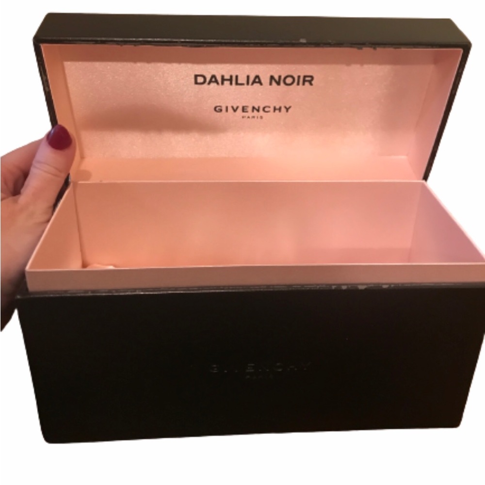 **sale**Dahlia Noir Givenchy perfume box